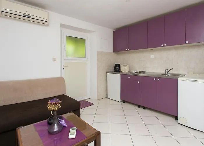 Апартаменты Hrvoje Place *