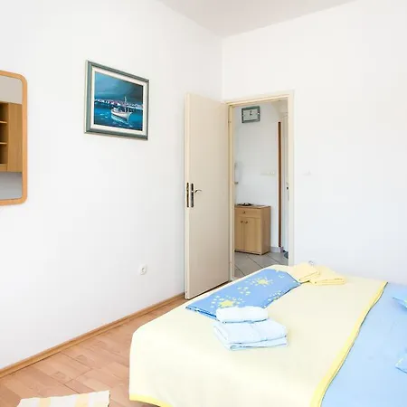 Hrvoje Place * دوبروفينك