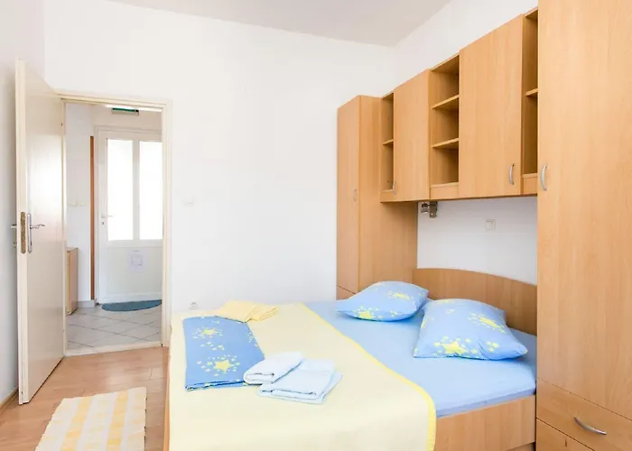 Hrvoje Place *